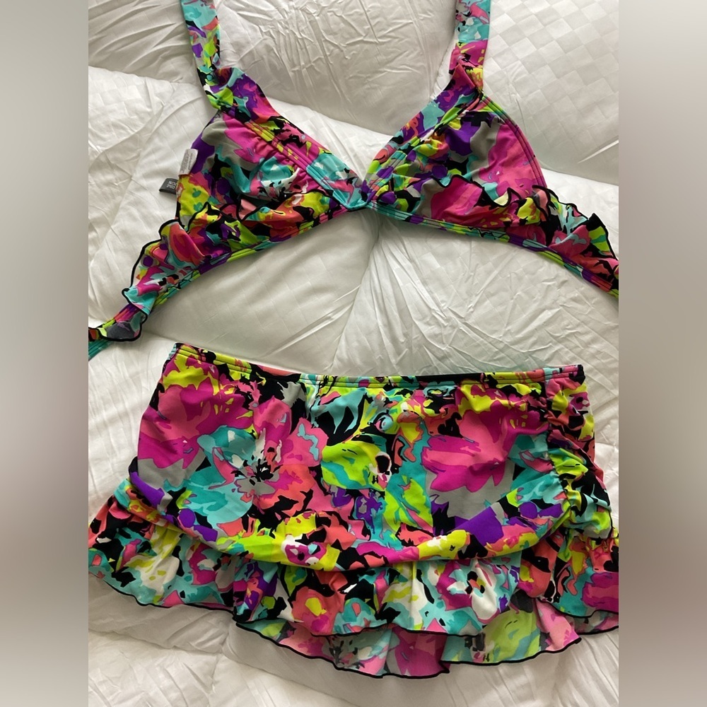 Kenneth Cole Multicolor Floral Bikini Top